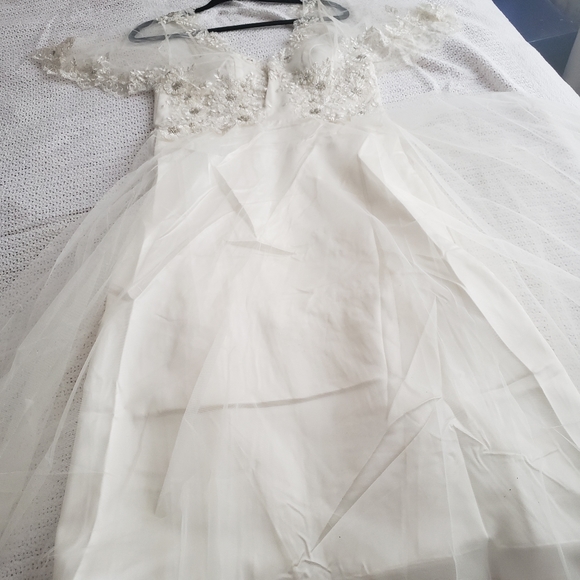 Wedding Dress - Picture 4 of 7